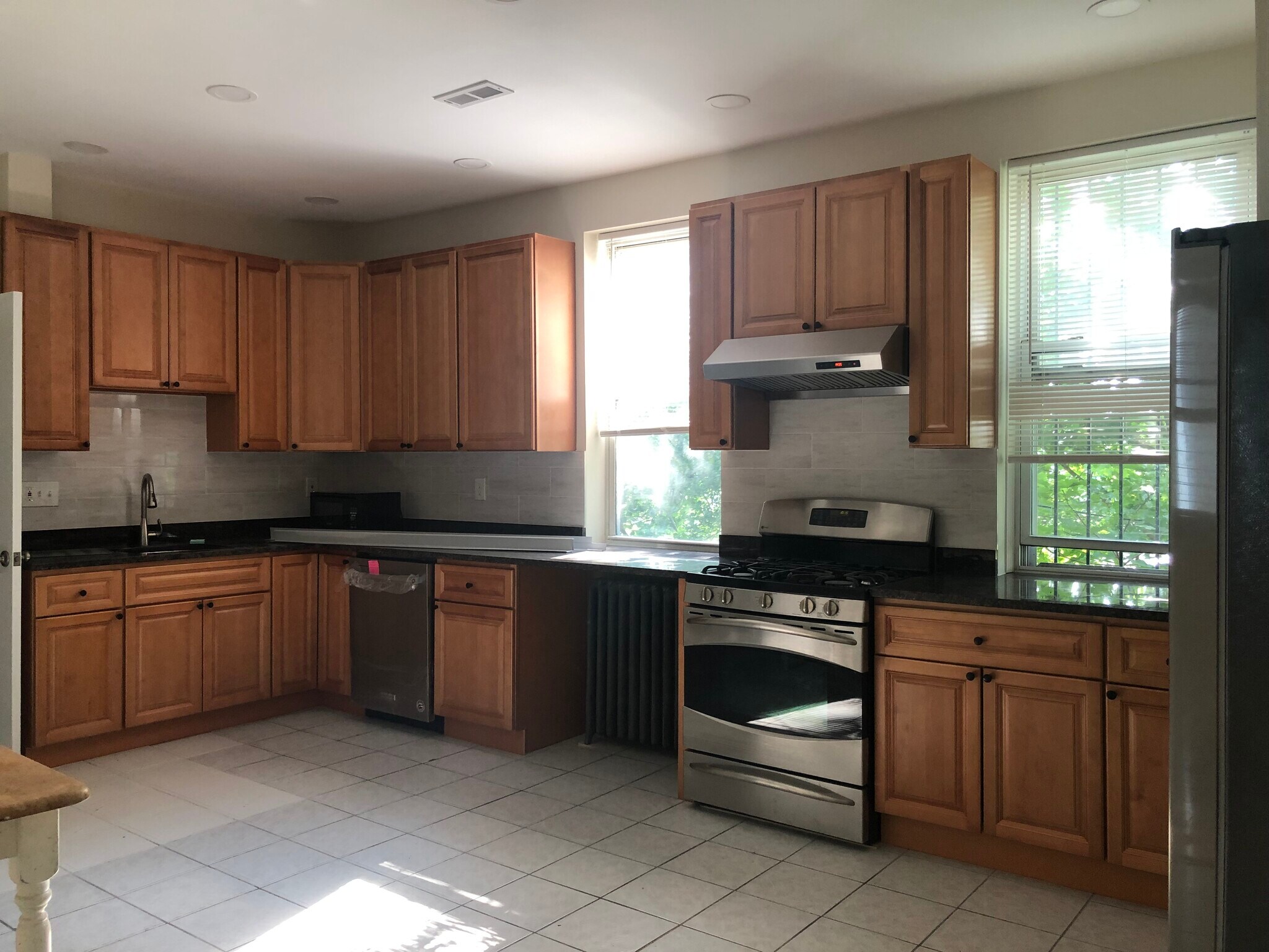 Building Photo - 16 Copenger St