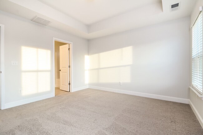Building Photo - 100 Renwood Rd