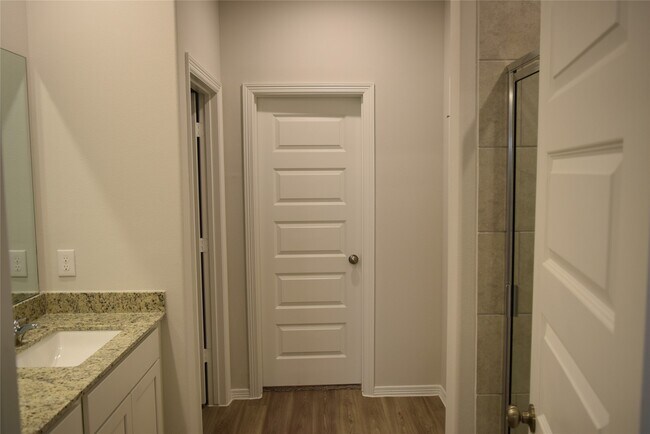 Building Photo - 5835 Fresh View Ct