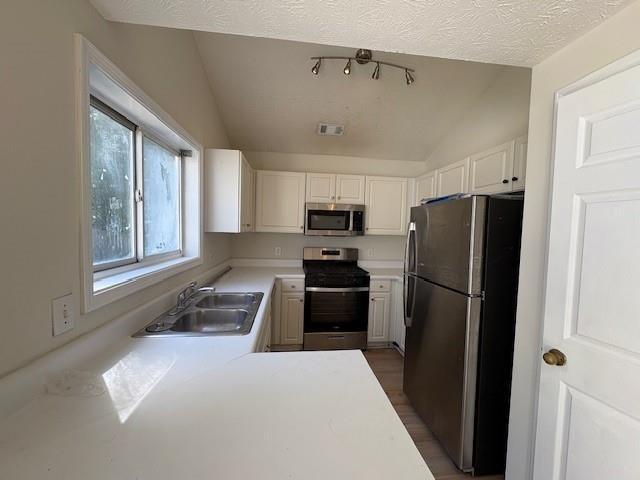 Building Photo - 665 Chantress Ct