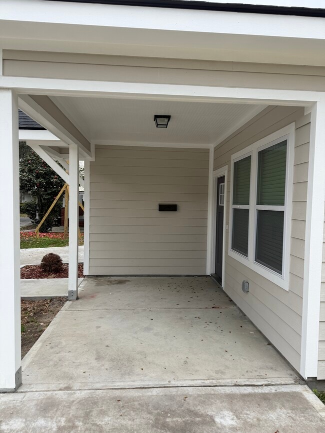 Building Photo - 3919 Crane St