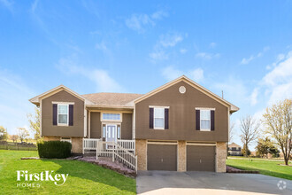 Building Photo - 1021 Redwood Dr