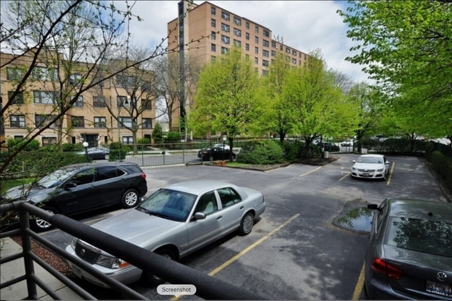 Building Photo - 6412 S Woodlawn Ave