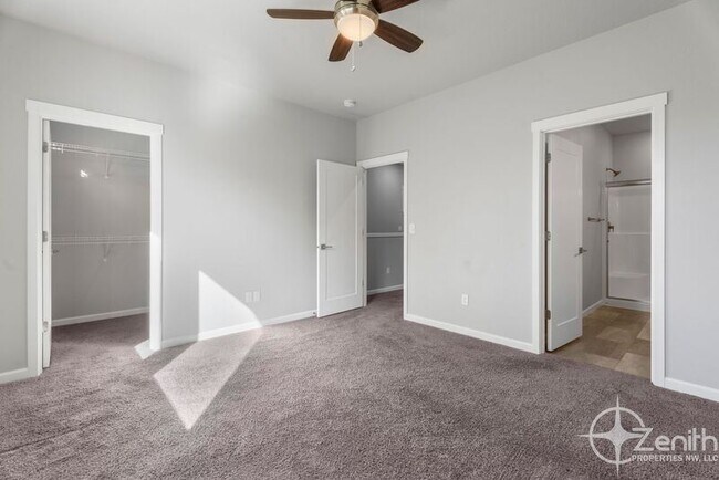 Building Photo - 16318 NE 20th St