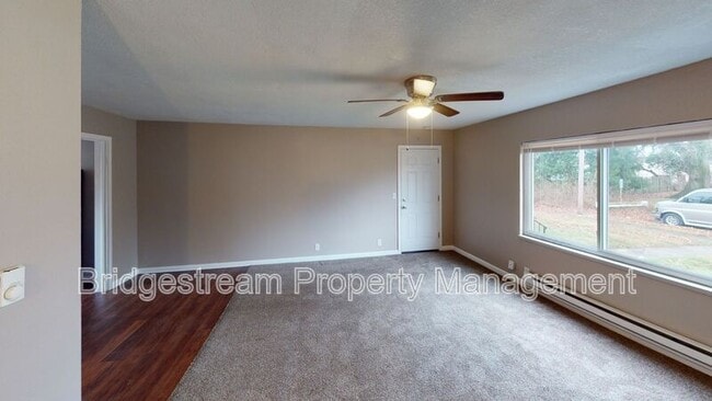 Building Photo - 721 Golfview Ave