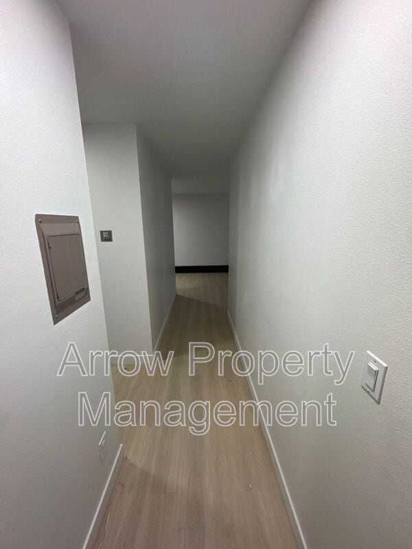 Building Photo - 215 E Arbor Ave