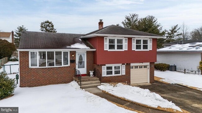 Building Photo - 154 Valleybrook Rd E