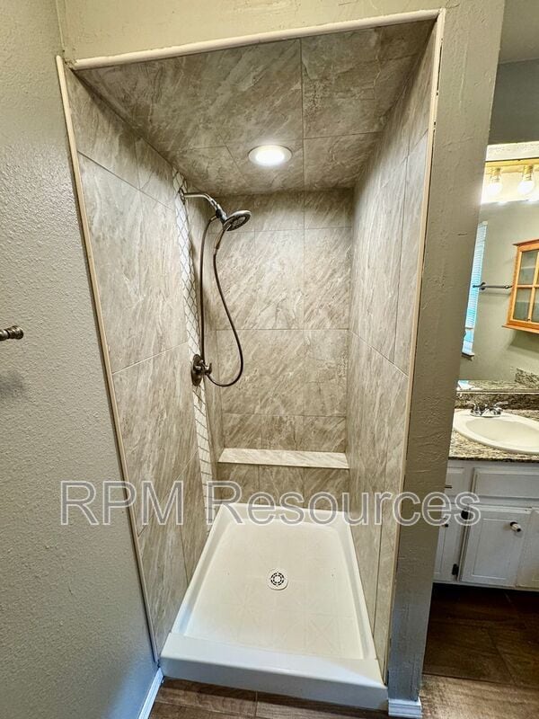 Building Photo - 12504 Whispering Hollow Dr