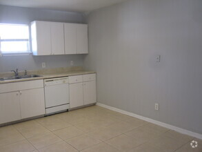 Building Photo - Single Family Home~3 Beds~2Bath~Pet Friendly