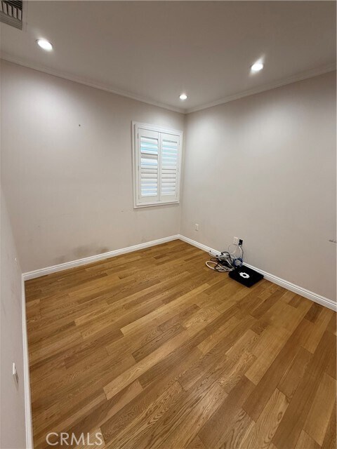 Building Photo - 5906 Graves Ave