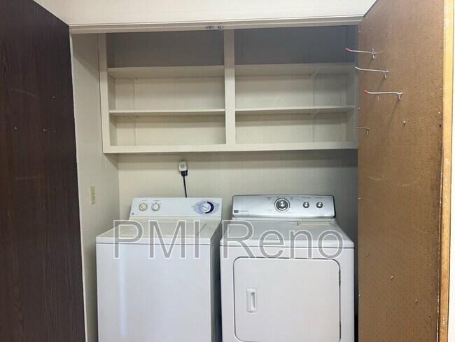Building Photo - 3358 Candelaria Dr