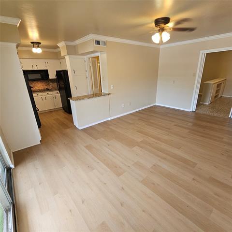Building Photo - 6033 Sandhurst Ln