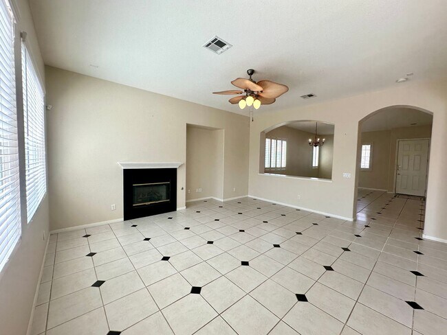 Building Photo - 7607 Pioneer Ranch Ave