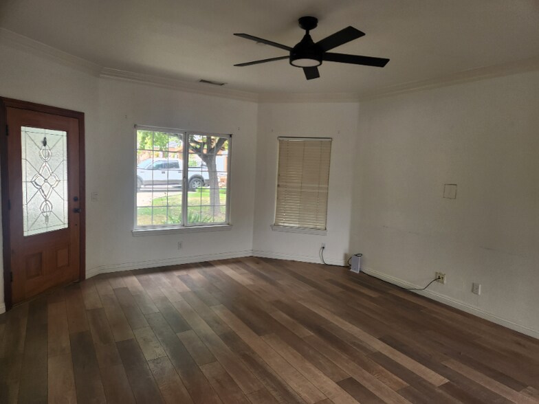 Building Photo - 1234 Kendi Ln