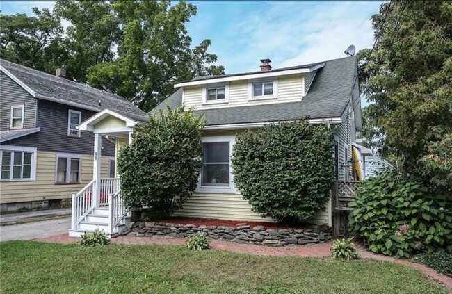 Primary Photo - 156 Breezeway Dr