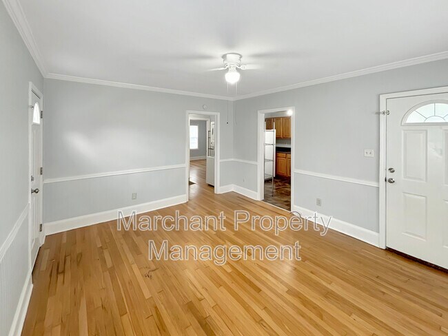 Building Photo - 661 Ravenel St