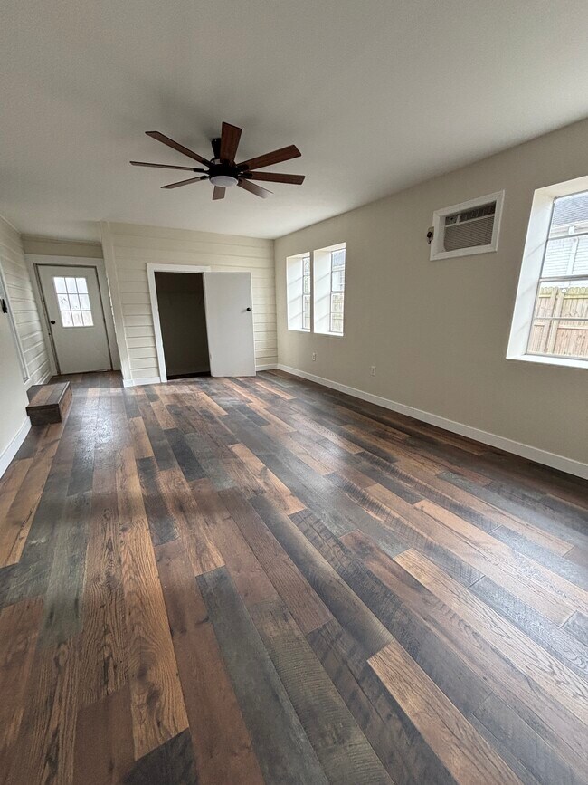 Building Photo - 1105 Reynolds Rd