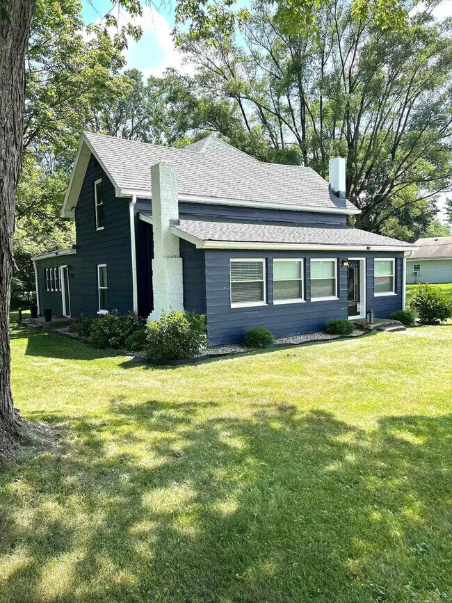 Building Photo - 6063 Station Way