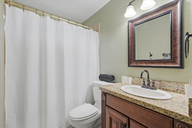 Building Photo - 4704 Broadmoor Dr