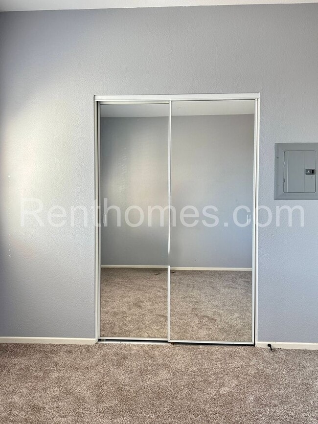 Building Photo - Sabre Springs, 10782 Sabre Hill Drive #271 - All appliances included! Within driving distance to 15!