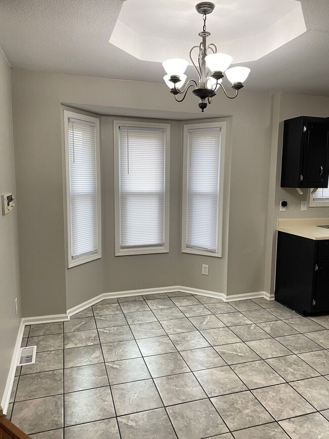 Building Photo - Beautifully Updated 3 Bed/2 Bath Home with...