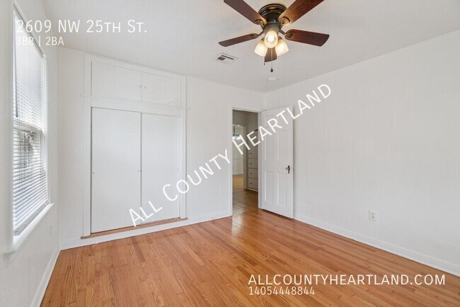 Building Photo - 2609 NW 25th St