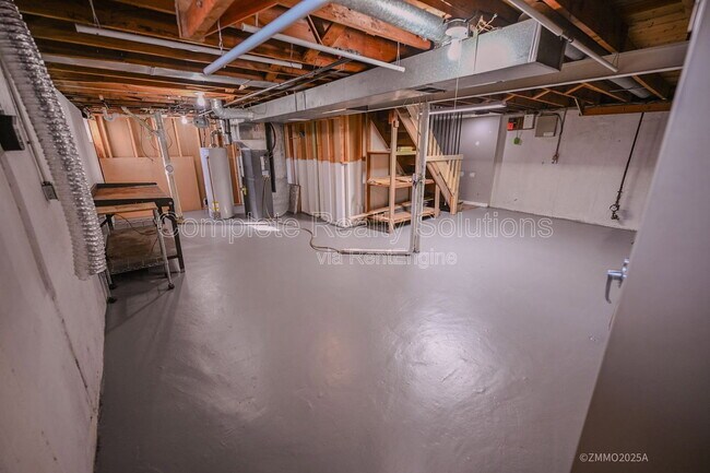 Building Photo - 10200 Tappan Dr