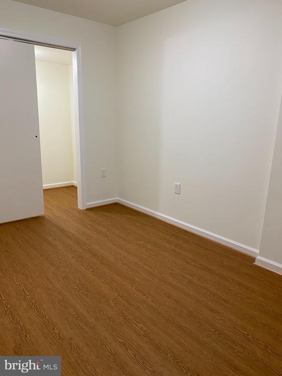 Building Photo - 6802 Dina Leigh Ct