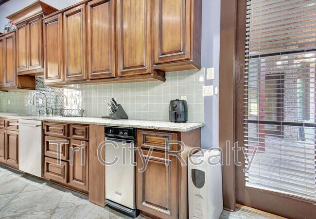 Building Photo - 250 Moss Creek Walk