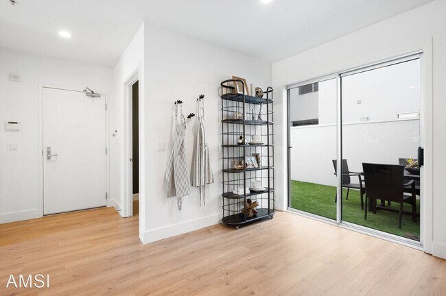Building Photo - 1 br, 1.5 bath House - 350 Alabama #2