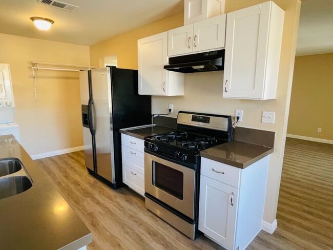 Building Photo - 2253 San Bernardo Ave