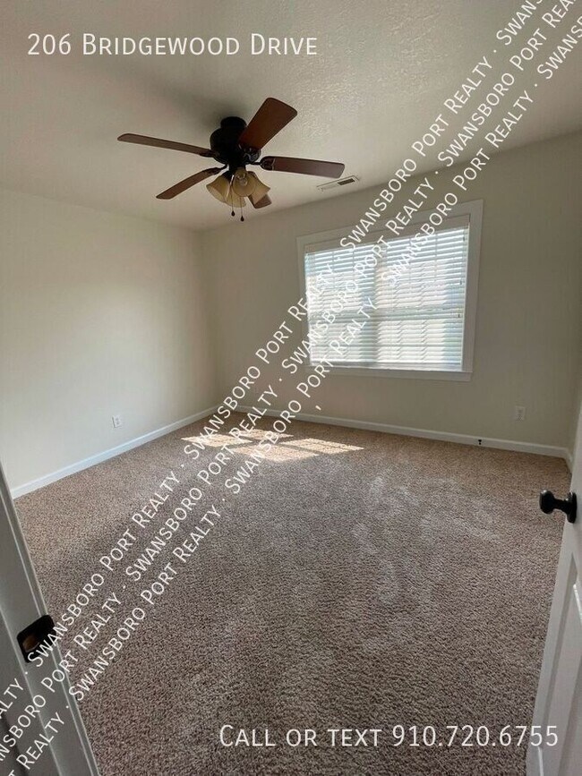 Building Photo - 206 Bridgewood Dr
