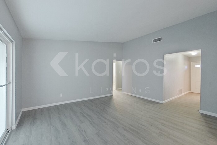 Building Photo - 422 David Dr