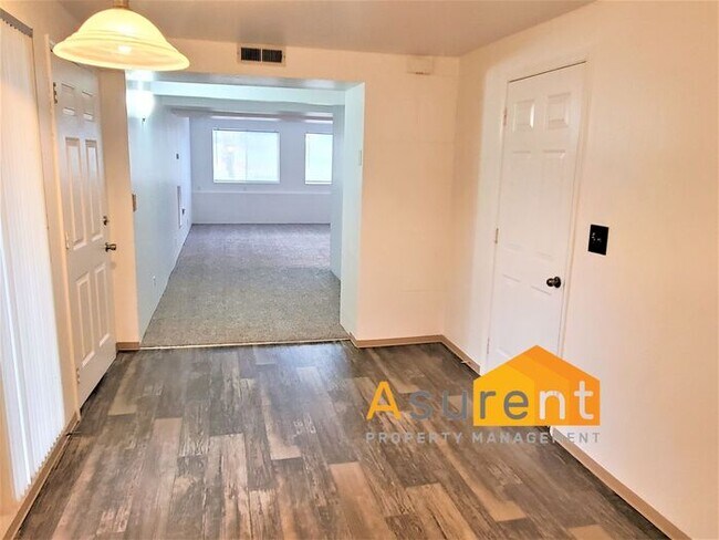 Building Photo - Great Apartment Available Soon!