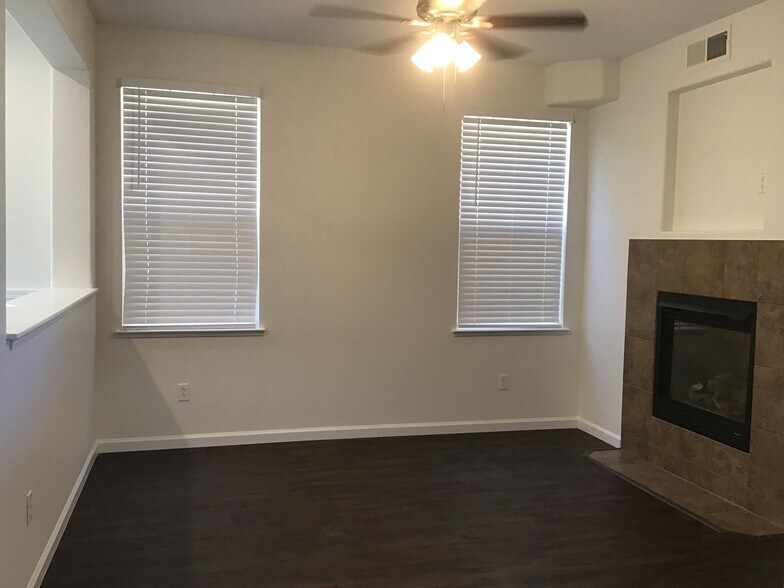 Building Photo - 3976 Dominus Dr