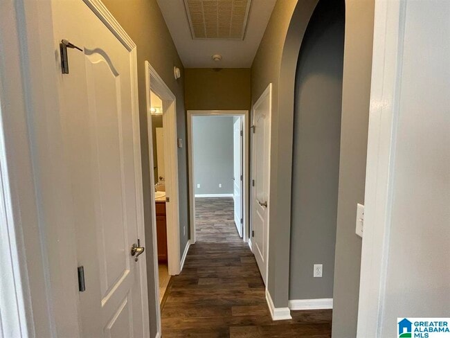 Building Photo - 5237 Cottage Cir