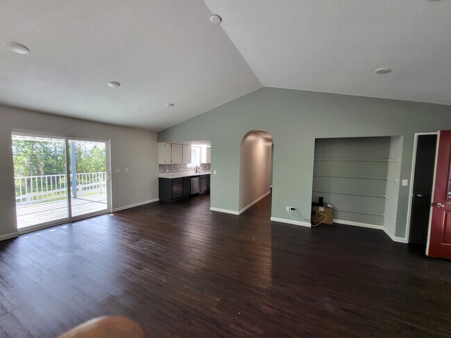 Building Photo - 1215 Hillcrest Dr