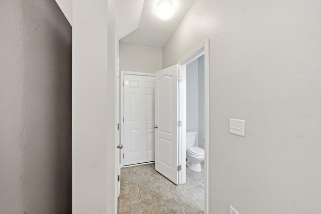 Building Photo - 3527 Londonville Ln