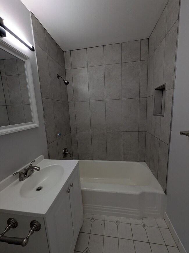 Building Photo - 2404 S 18th St