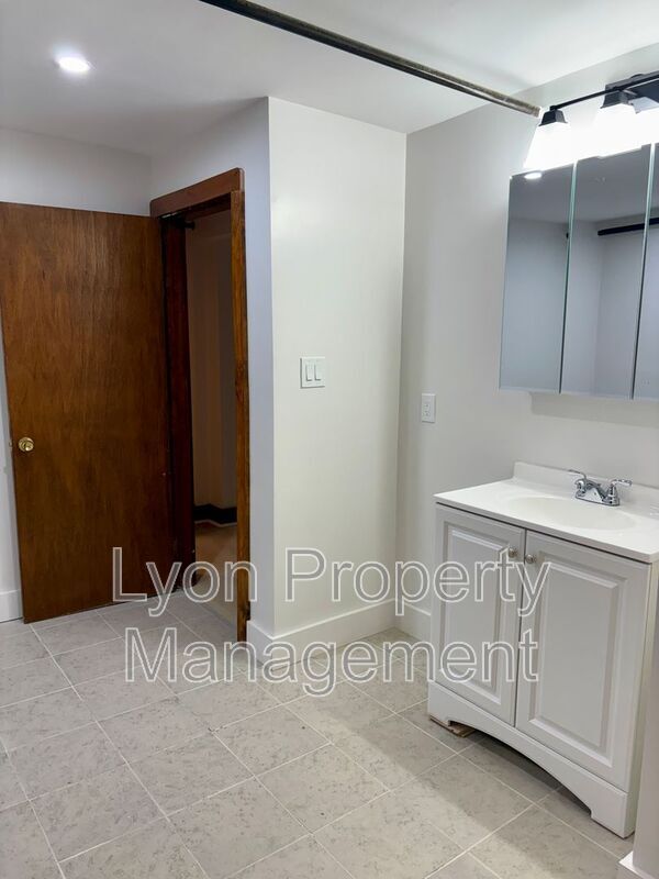 Building Photo - 262 Illinois St