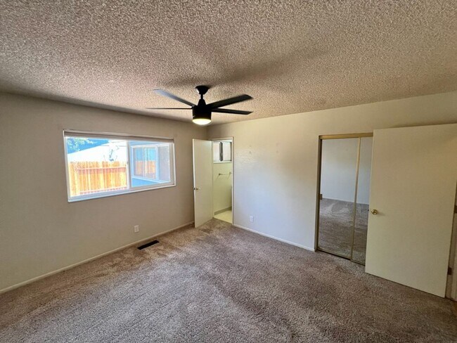 Building Photo - Three Bedroom Single Story SE Reno Home