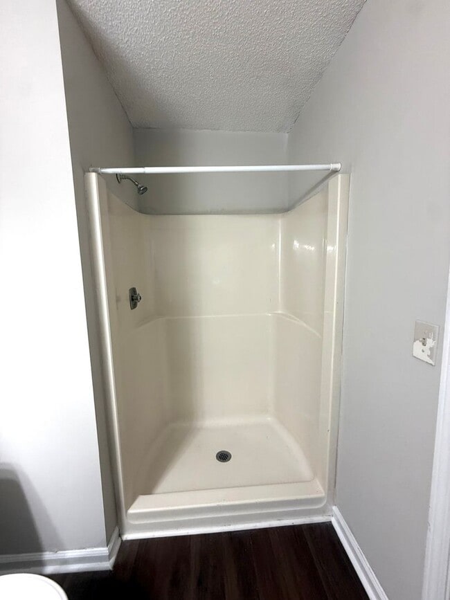 Building Photo - 4101 Hawthorne Cir