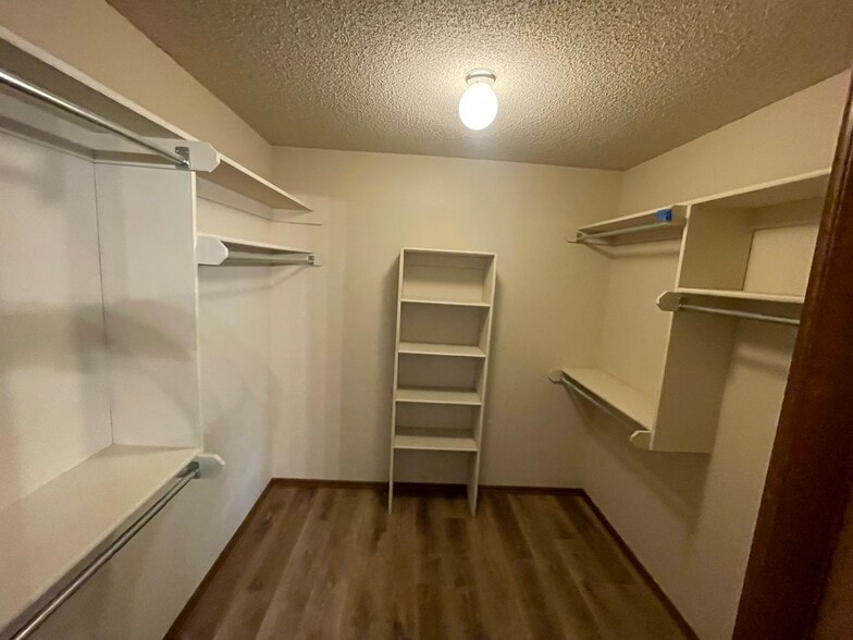 Walk-In Closet - 505 Ramsey St