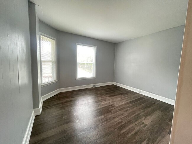 Building Photo - Two Bedroom Home - NE Side of Grand Rapids!