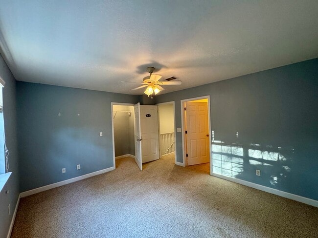 Building Photo - 208 Sawyer Ln