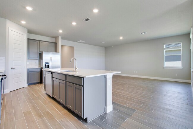 Building Photo - 8990 Dahlia Cir