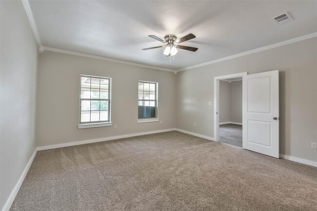 Building Photo - 329 E Washington Ave