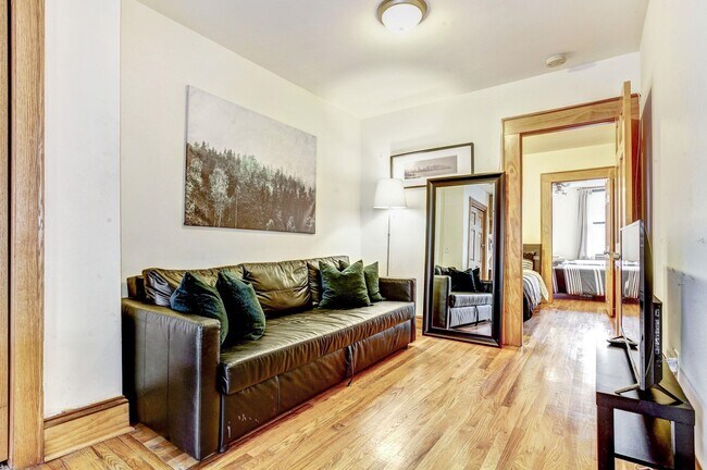 Building Photo - 314 6th St