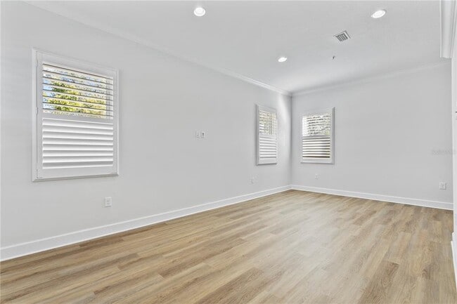 Building Photo - 1903 W Bristol Ave