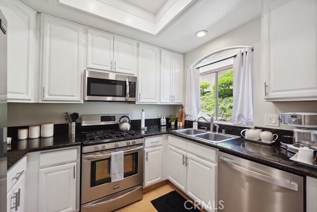 Building Photo - 30902 Club House Dr